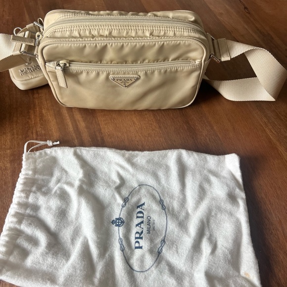 Prada Re-Nylon crossbody messenger bag - w/ receipt + authentication card - Picture 16 of 16